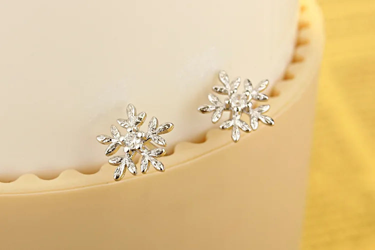 Real 925 silver needle White Snowflake Stud Earrings Cubic Zirconia Jewelry For Women Fashion Sterling Silver Earrings