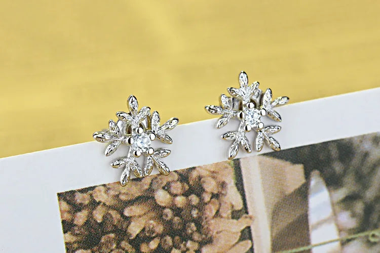 Real 925 silver needle White Snowflake Stud Earrings Cubic Zirconia Jewelry For Women Fashion Sterling Silver Earrings